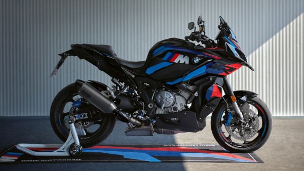 BMW M 1000 XR M Package Wallpaper
