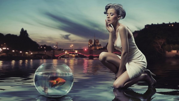 Woman Fashion Gold Fish Bowl Wallpaper