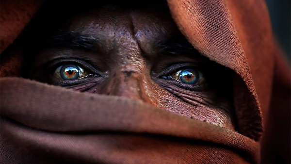 Vampire Eyes Face Scar Wallpaper