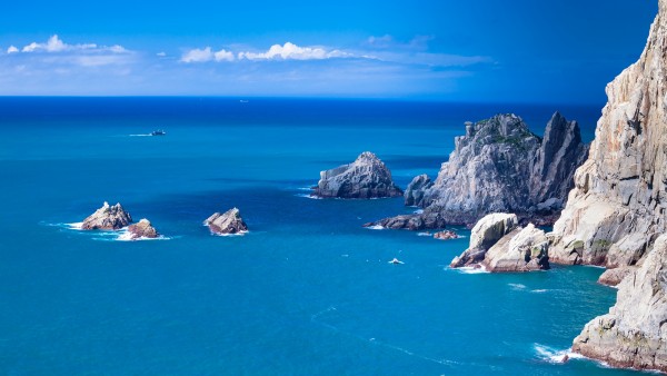 Blue Sea Rocky Mountains Boat Wallpaper