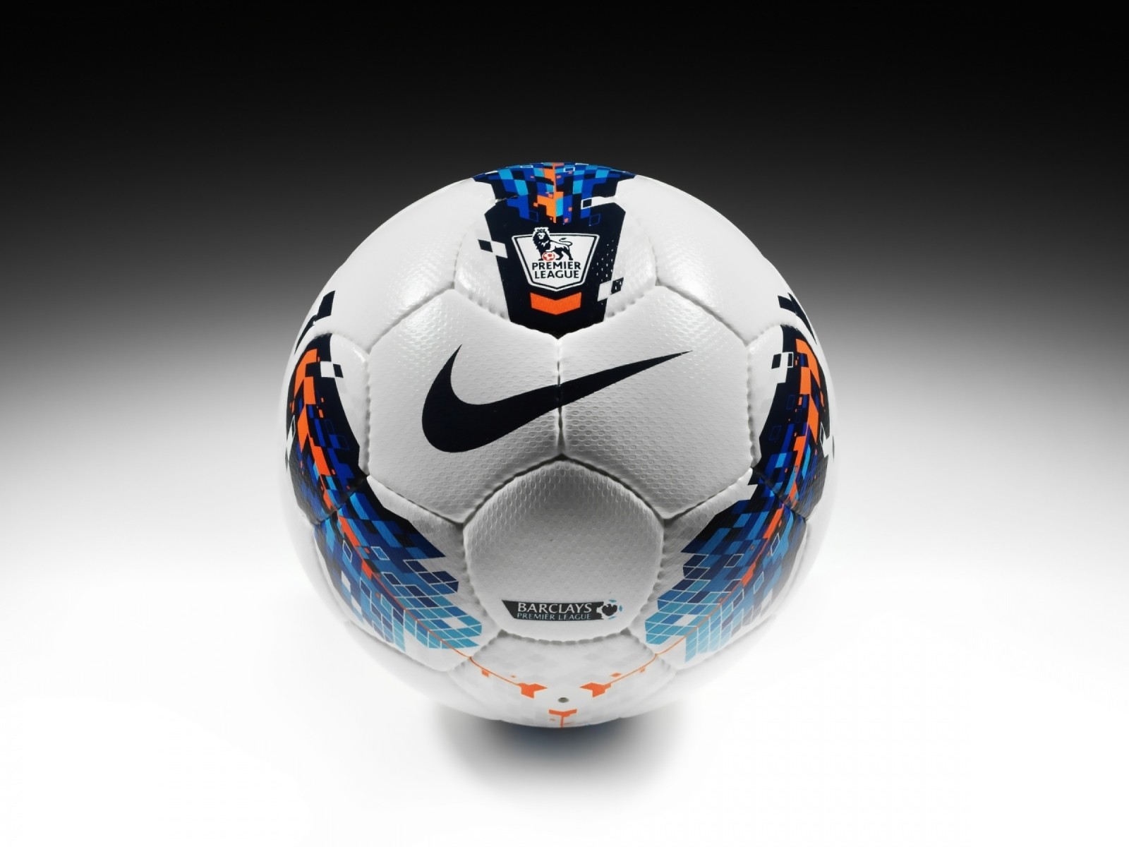 Download Nike Premier League Soccer Ball Wallpaper in 1600x1200 Resolution