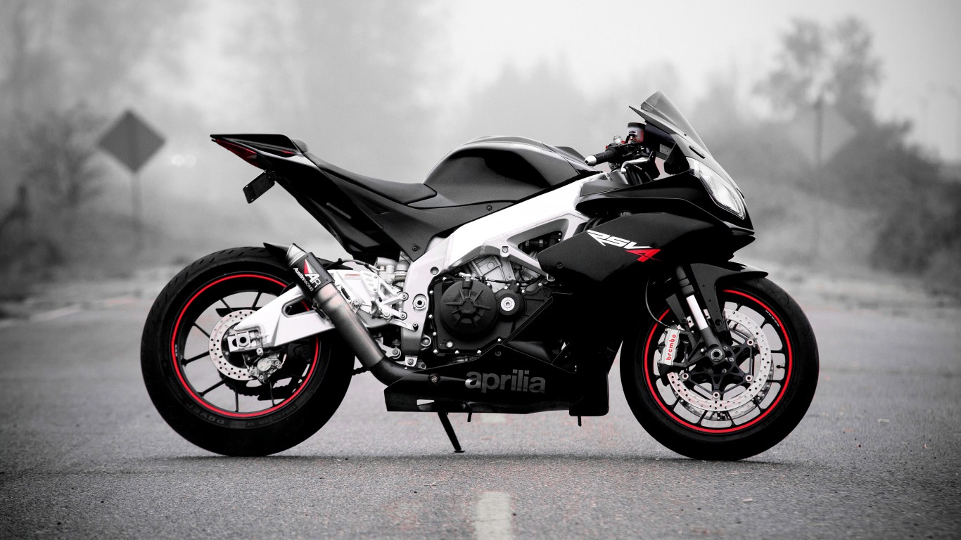 Download Aprilia Rsv4 Red Black Wallpaper in 1366x768 Resolution
