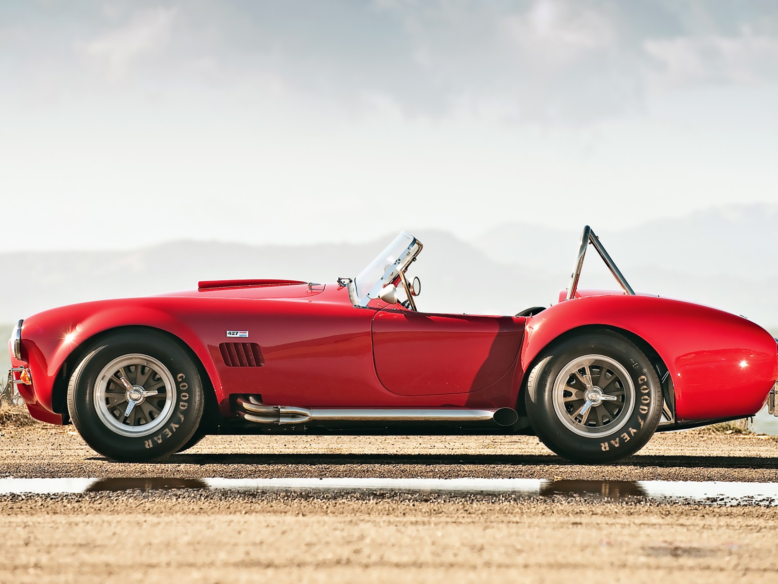 Download Red 1966 Shelby Cobra 427 Wallpaper in 1600x1200 Resolution