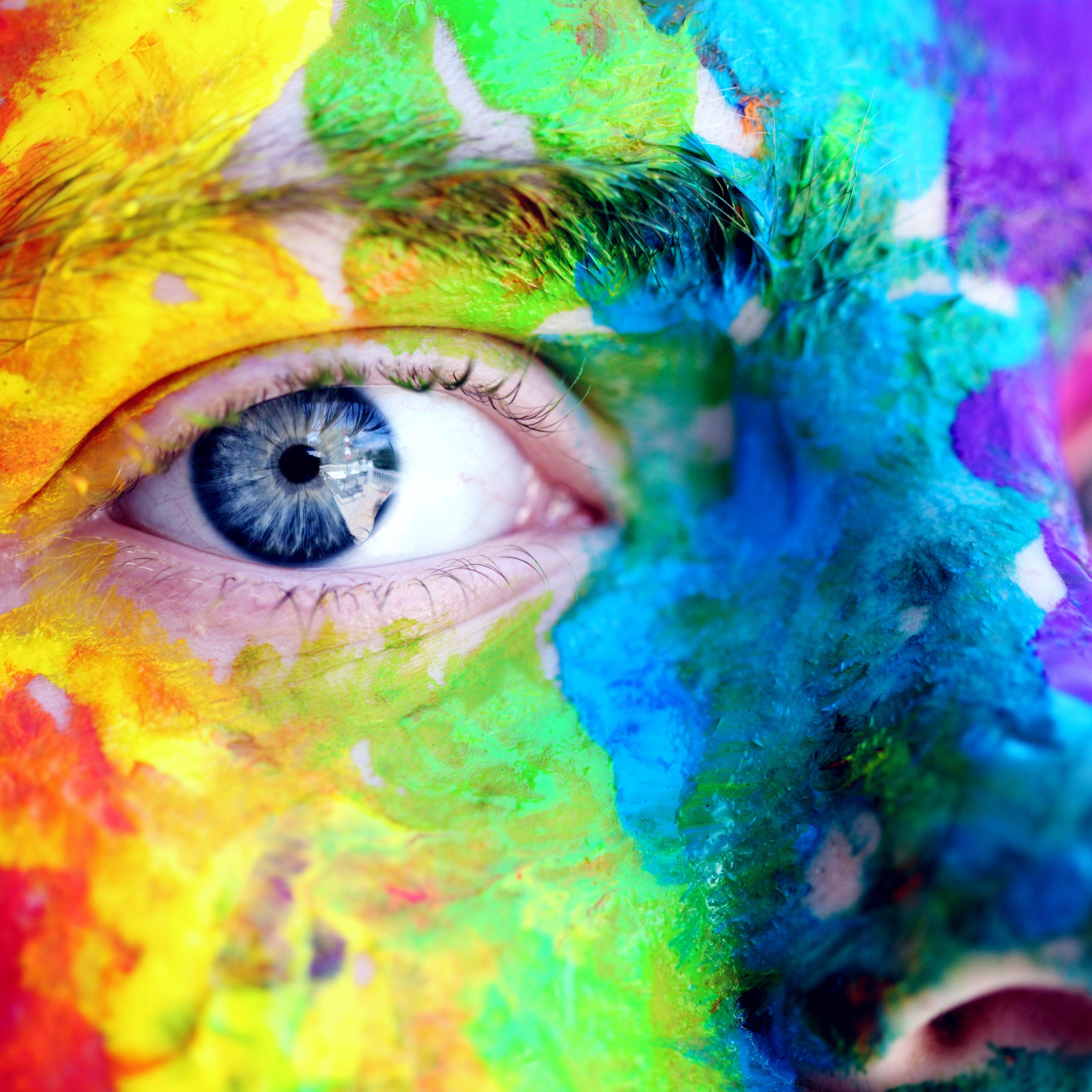 Download Colorful Face Paint Blue Eyes Wallpaper in 2732x2732 Resolution
