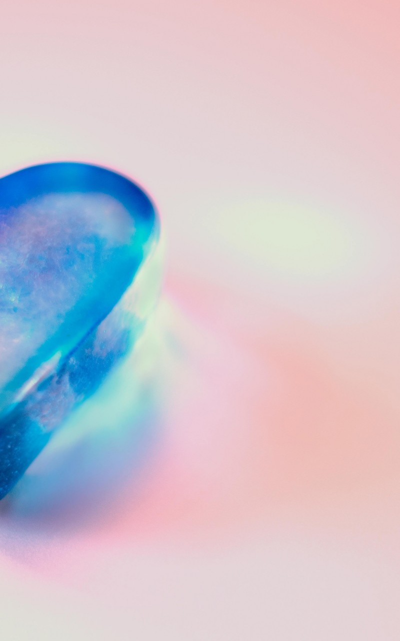 Download Blue Glass Heart Wallpaper in 800x1280 Resolution