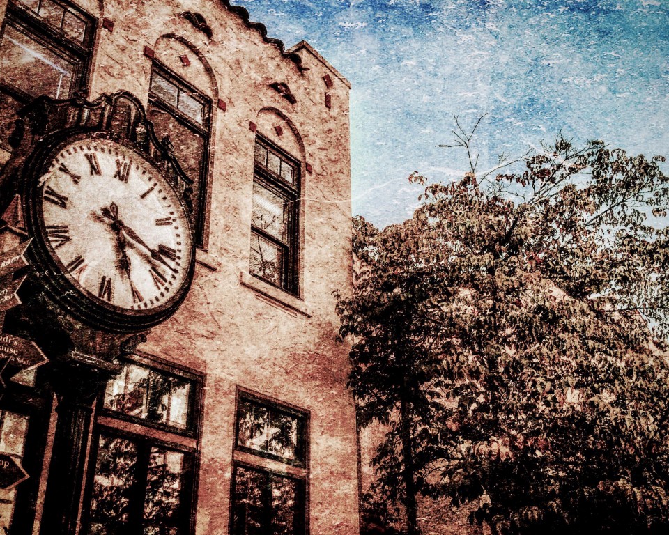 Download Vintage Time Clock Scene Wallpaper in 960x768 Resolution