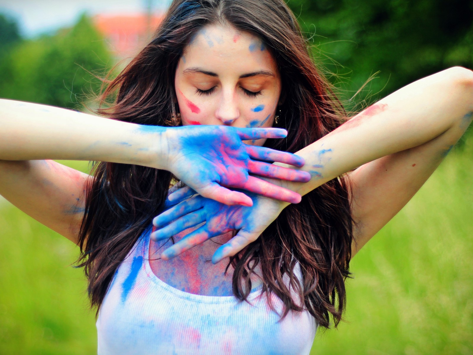 Download Girl Colorful Paint Face Mood Wallpaper in 1600x1200 Resolution
