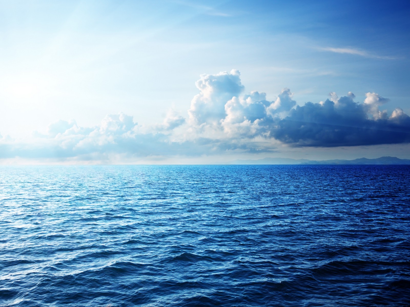 Download Sea Water Blue Sky Horizon Wallpaper in 1600x1200 Resolution