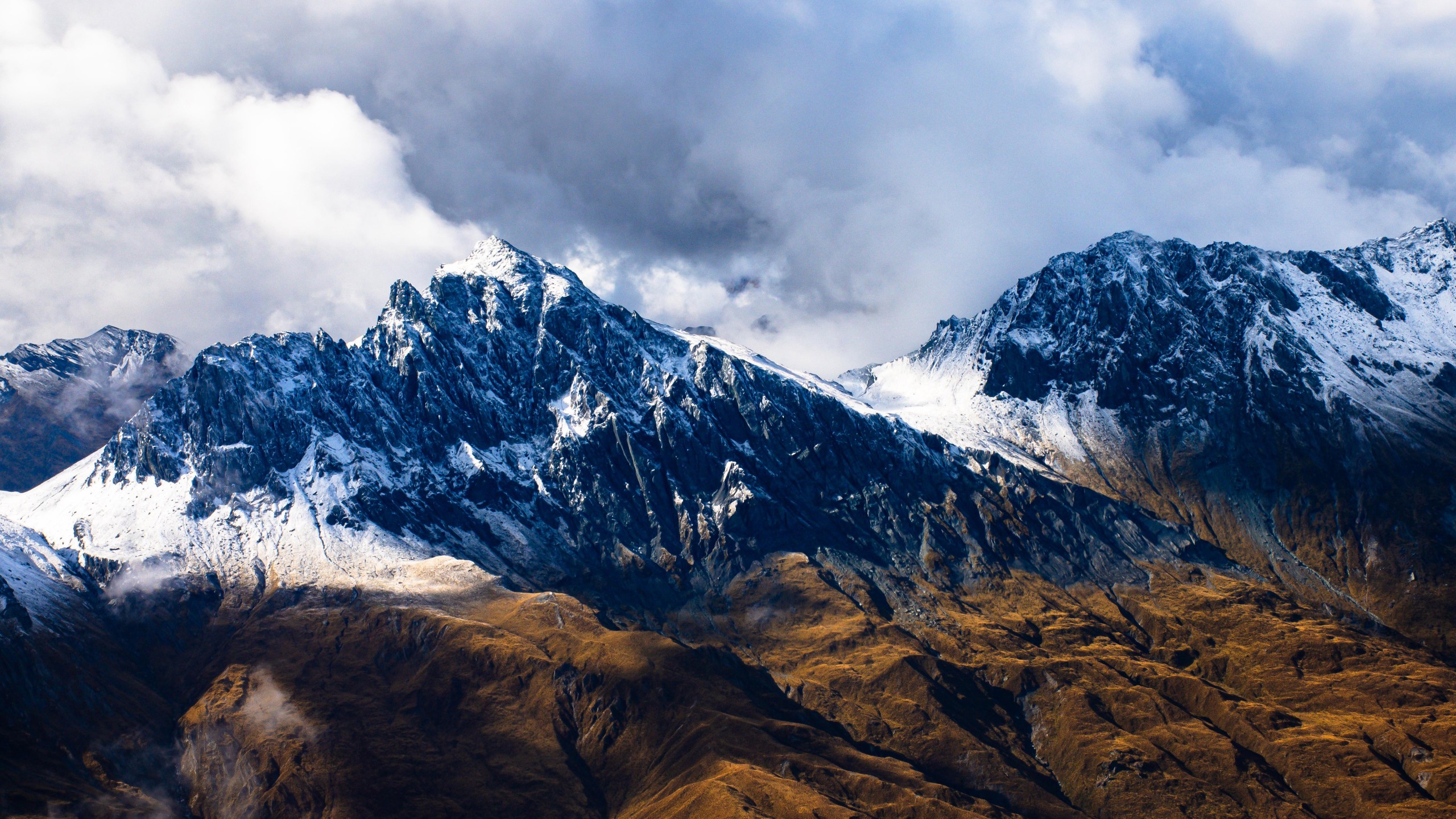 Download New Zealand Mountains Snow Clouds Wallpaper in 2560x1440 Resolution