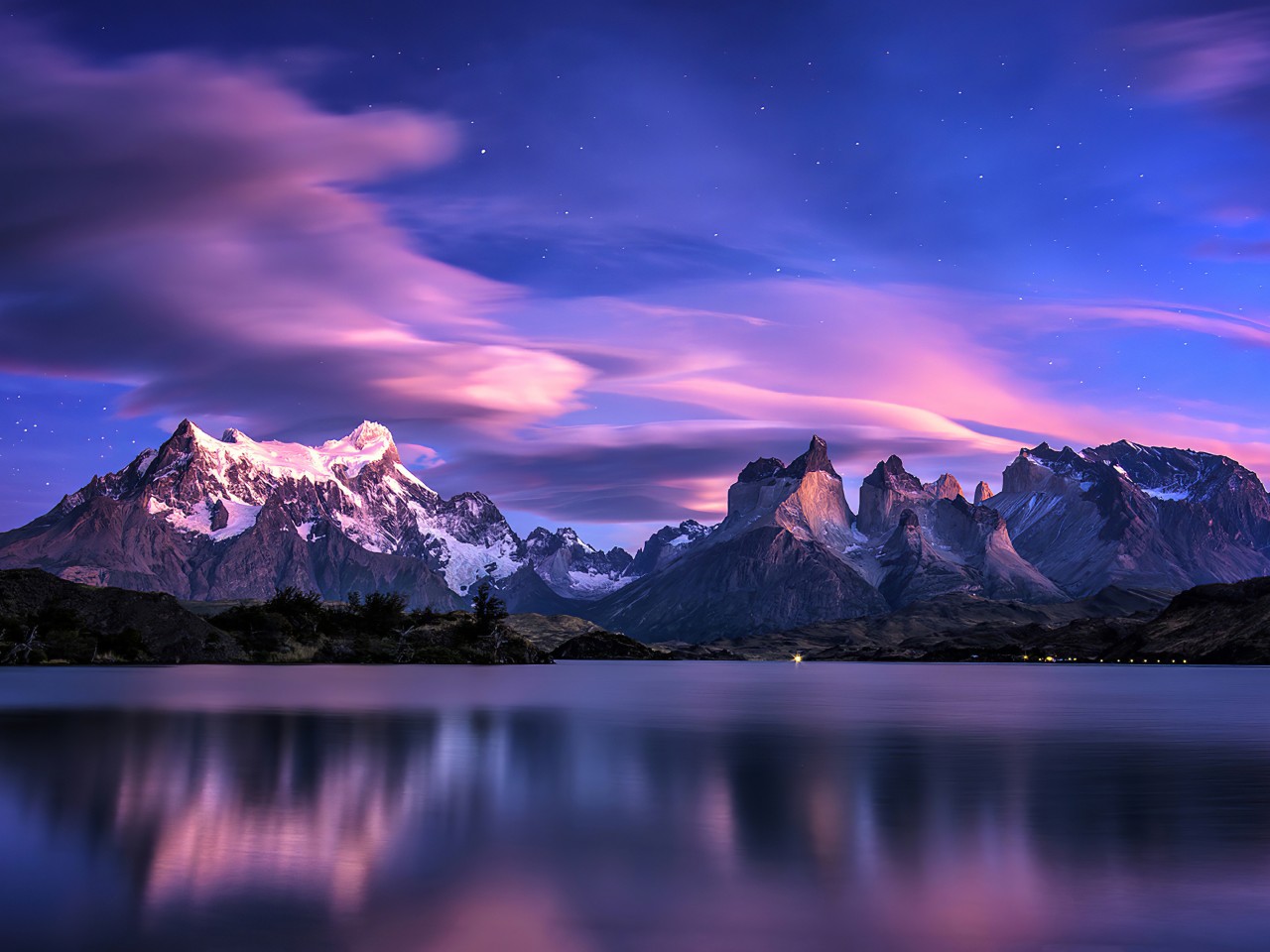 Download Mountain Lake Reflection Scenery Wallpaper in 1280x960 Resolution