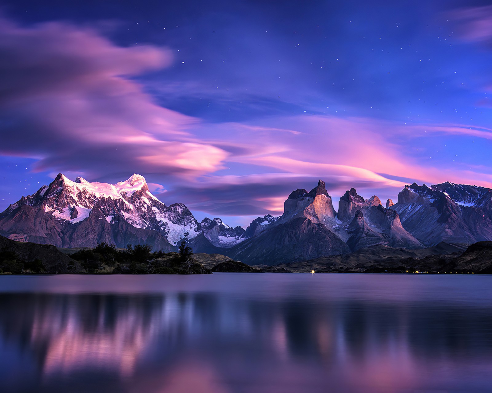 Download Mountain Lake Reflection Scenery Wallpaper in 1600x1280 Resolution