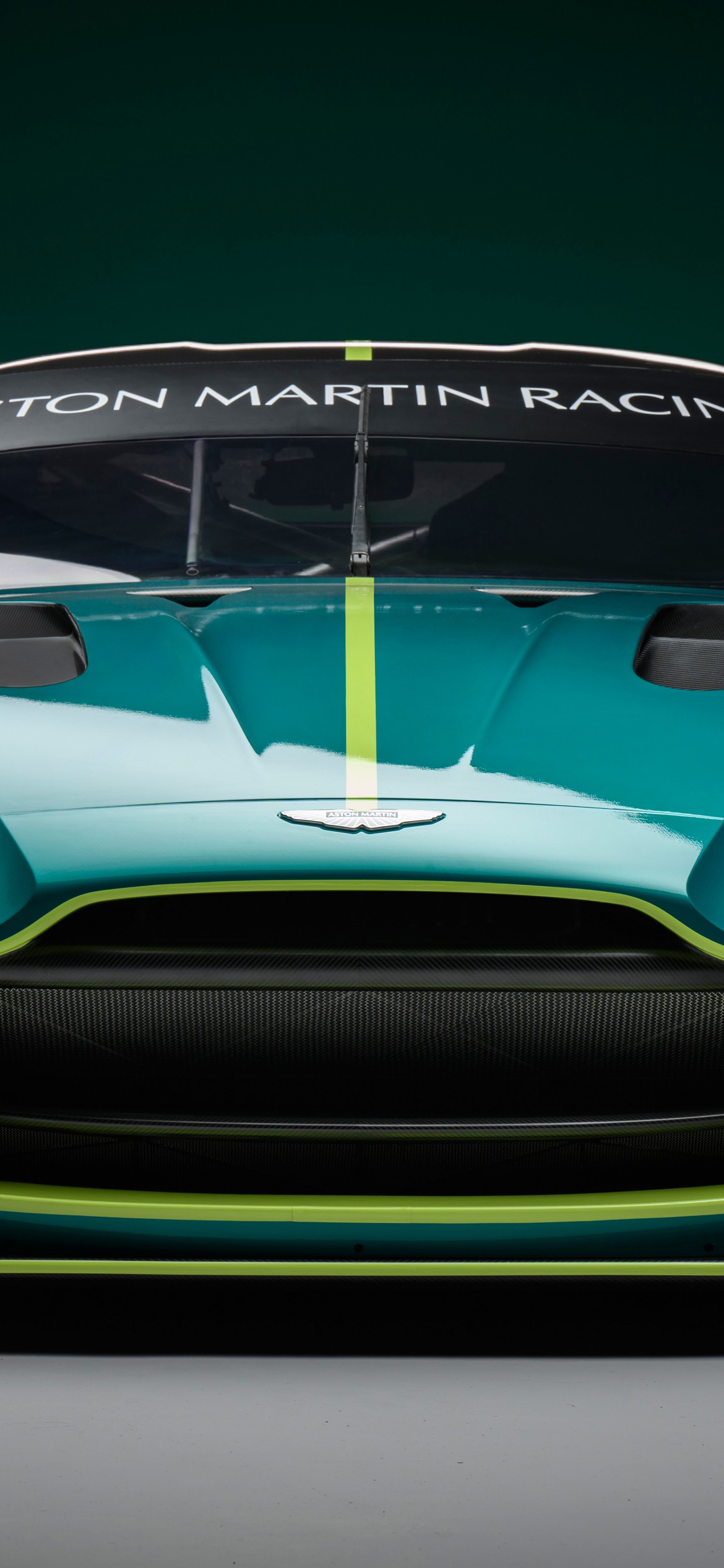 Download Aston Martin Vantage GT3 Front Wallpaper in 1170x2532 Resolution