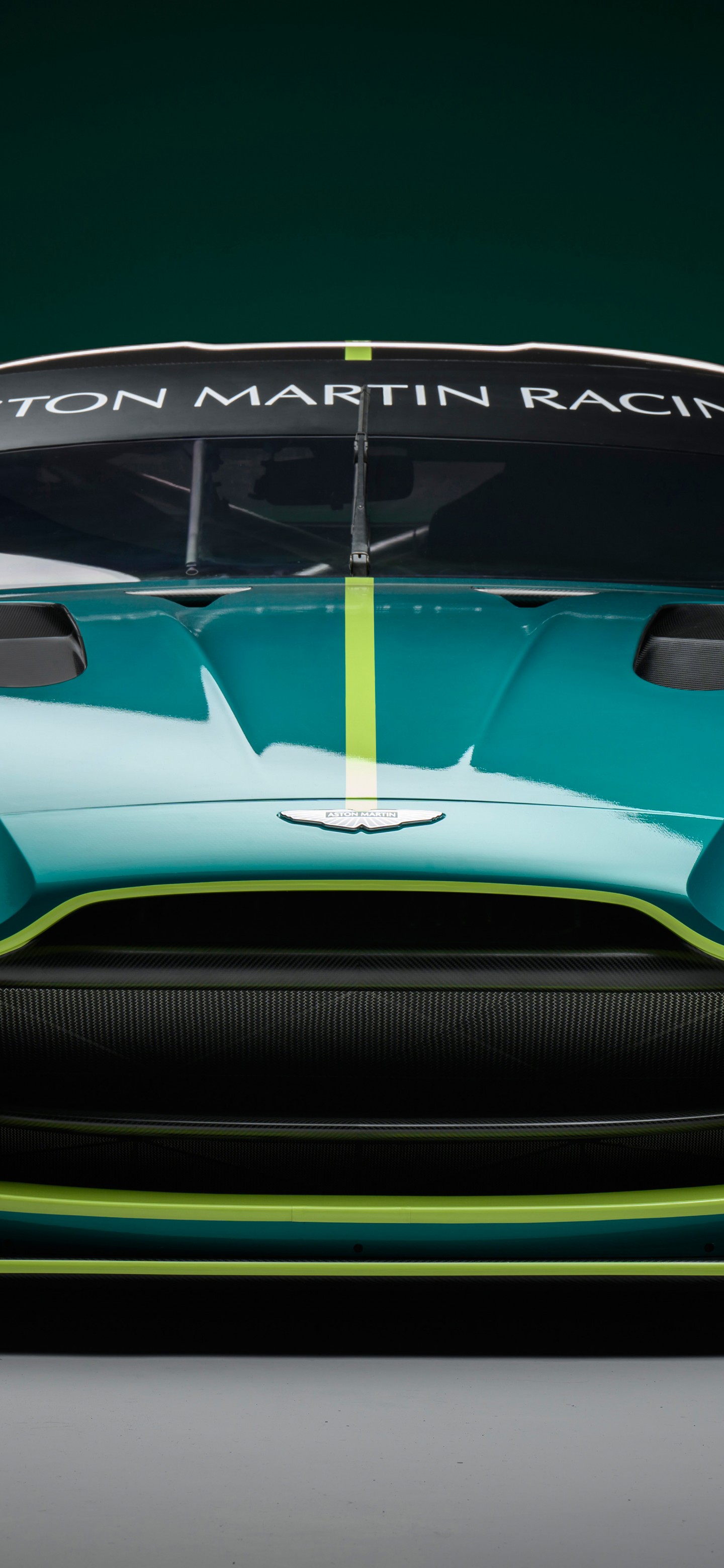 Download Aston Martin Vantage GT3 Front Wallpaper in 1440x3120 Resolution