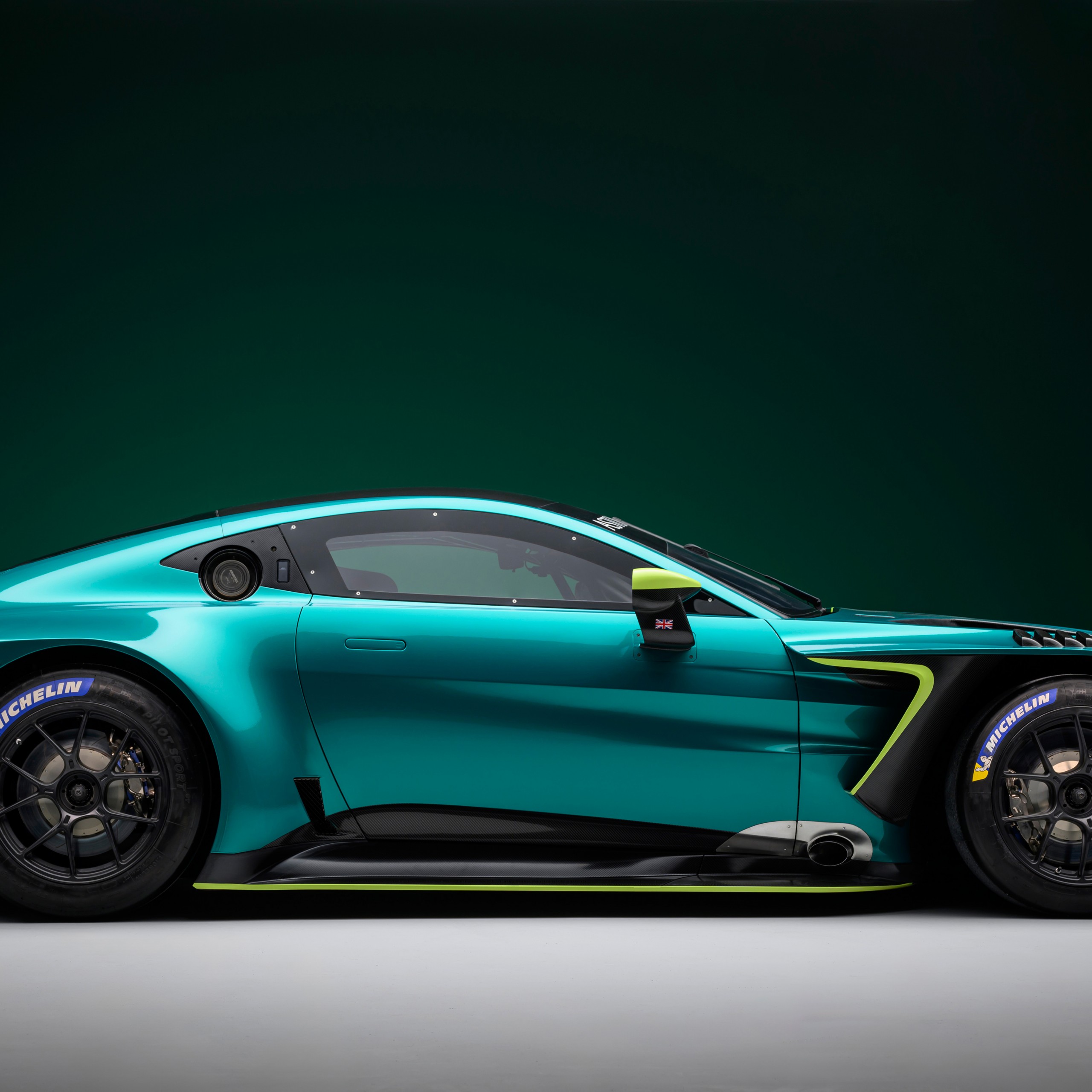 Download Aston Martin Vantage GT3 Wallpaper in 2560x2560 Resolution