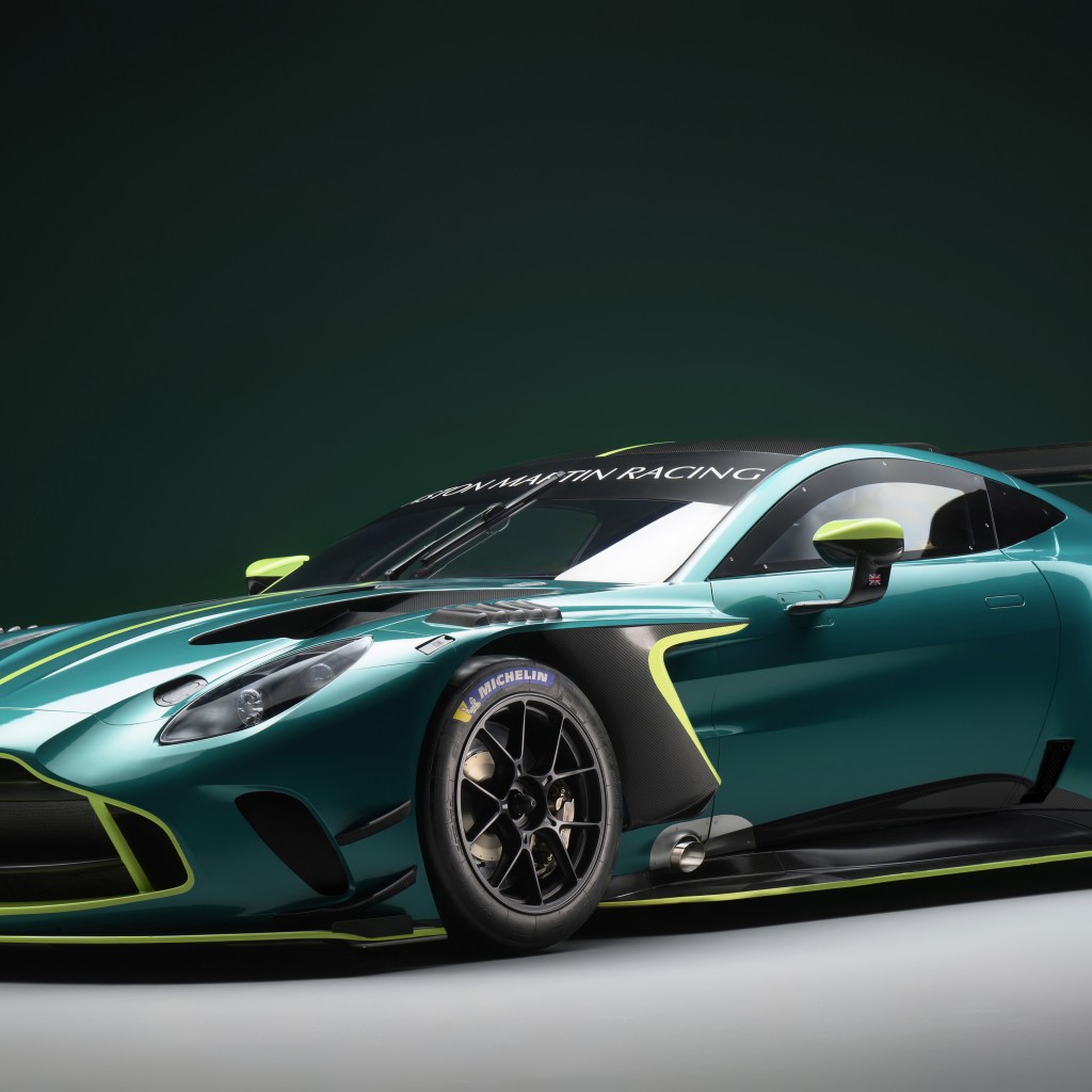 Download Aston Martin Vantage GT3 Racing Wallpaper in 1024x1024 Resolution