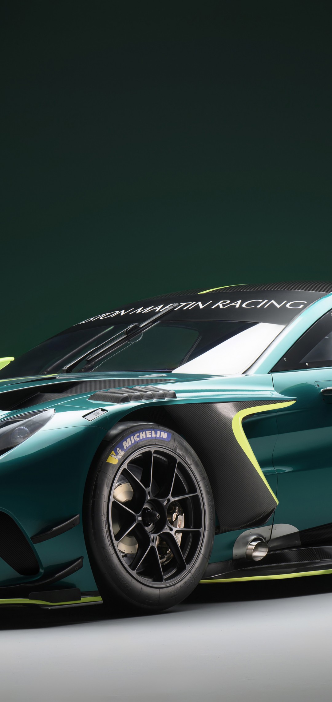 Download Aston Martin Vantage GT3 Racing Wallpaper in 1080x2280 Resolution