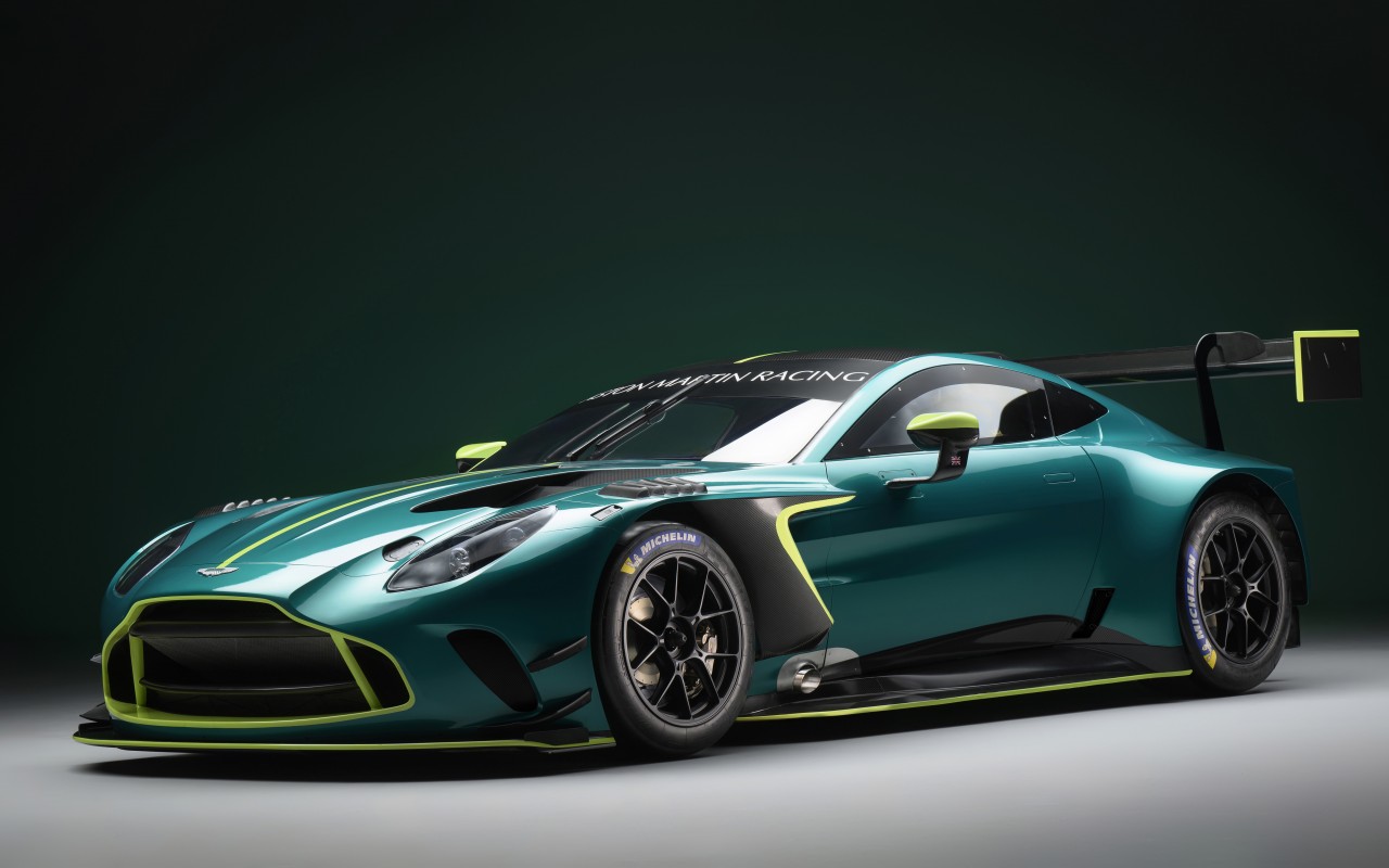 Download Aston Martin Vantage GT3 Racing Wallpaper in 1280x800 Resolution