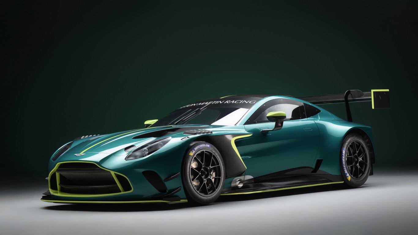 Download Aston Martin Vantage GT3 Racing Wallpaper in 1366x768 Resolution