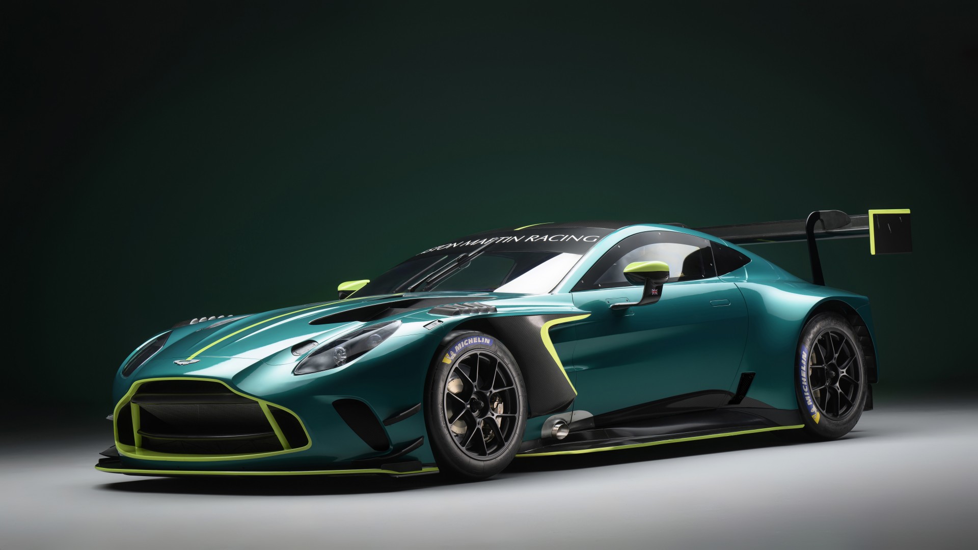 Download Aston Martin Vantage GT3 Racing Wallpaper in 1920x1080 Resolution