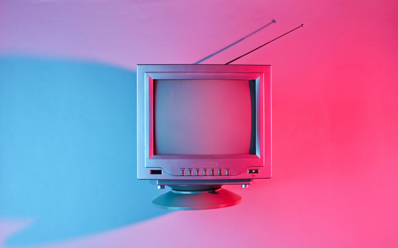 Download Vintage Television Pink Background Wallpaper in 1280x800 Resolution